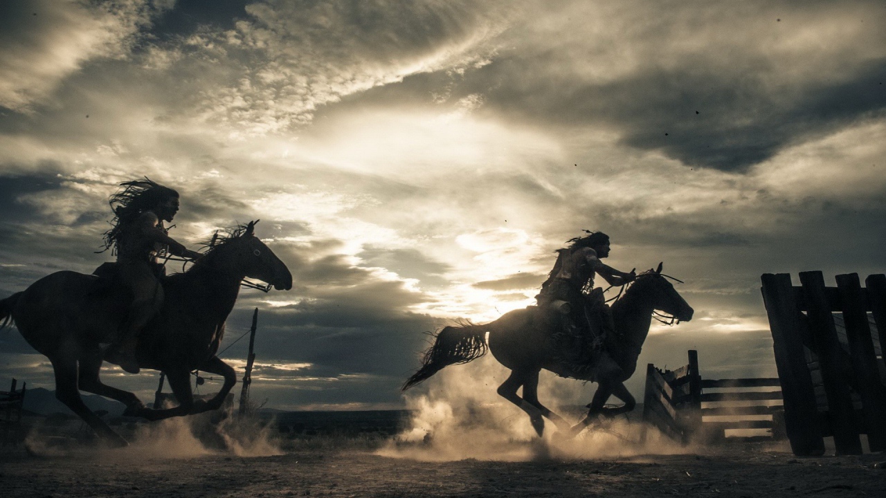 Скачки на лошадях по пустыне