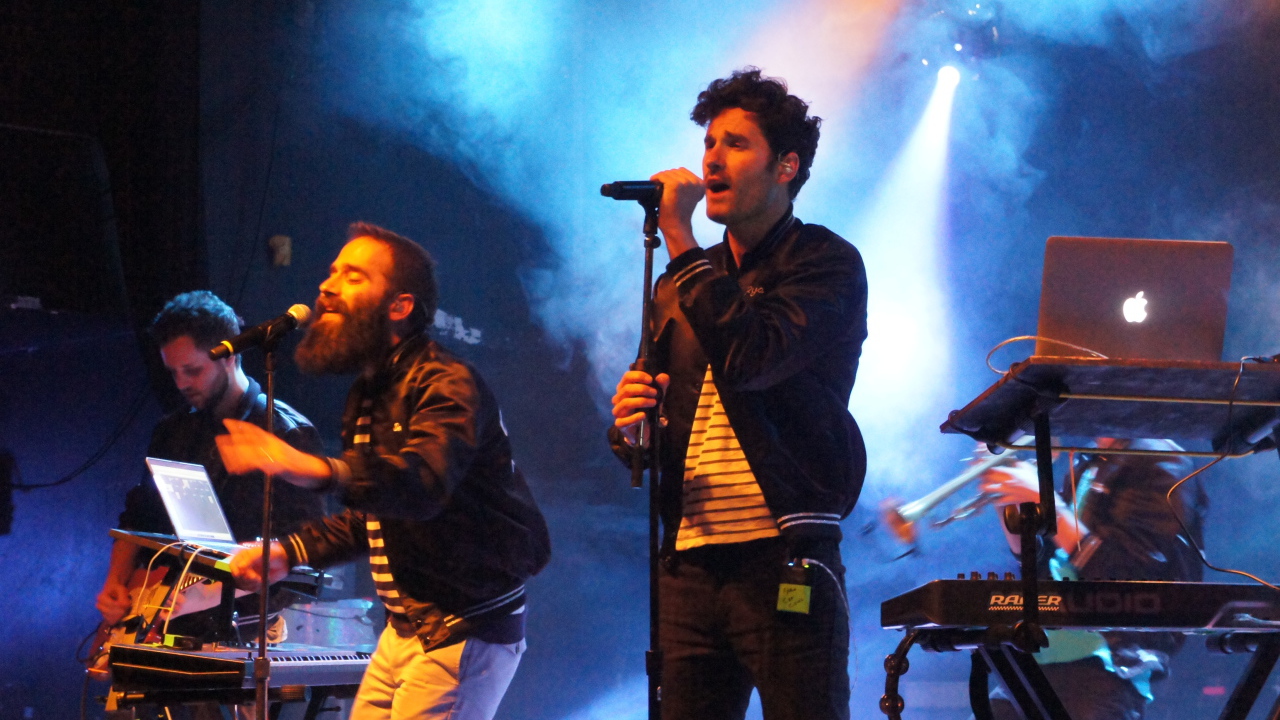 Capital Cities на концерте