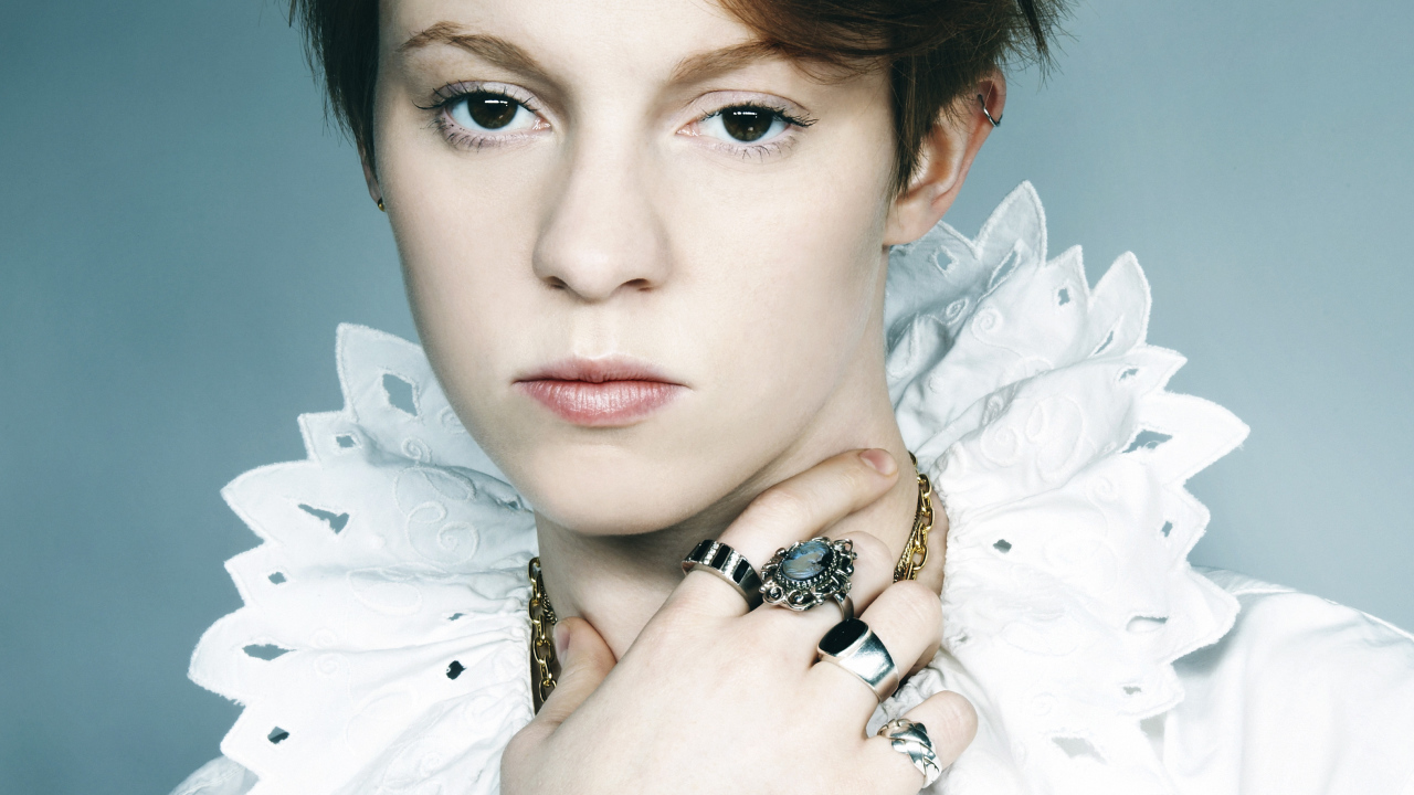 La Roux позирует для камеры