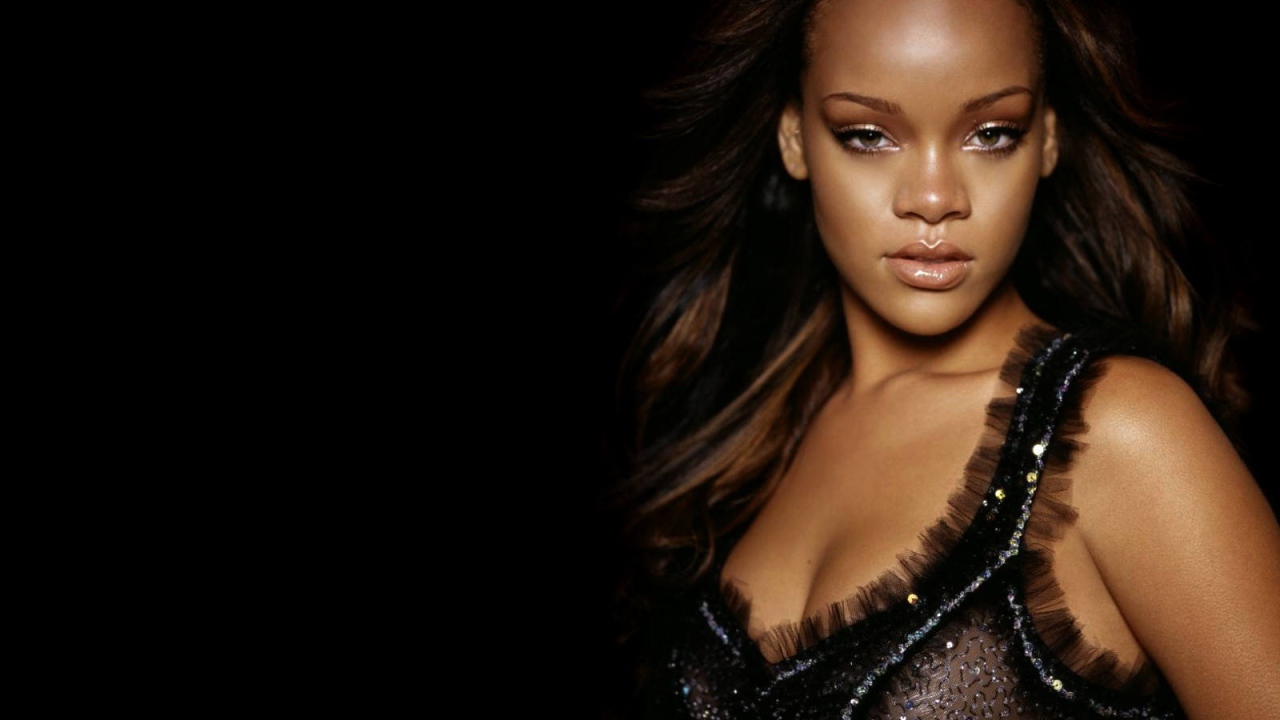Rihanna черная картинка