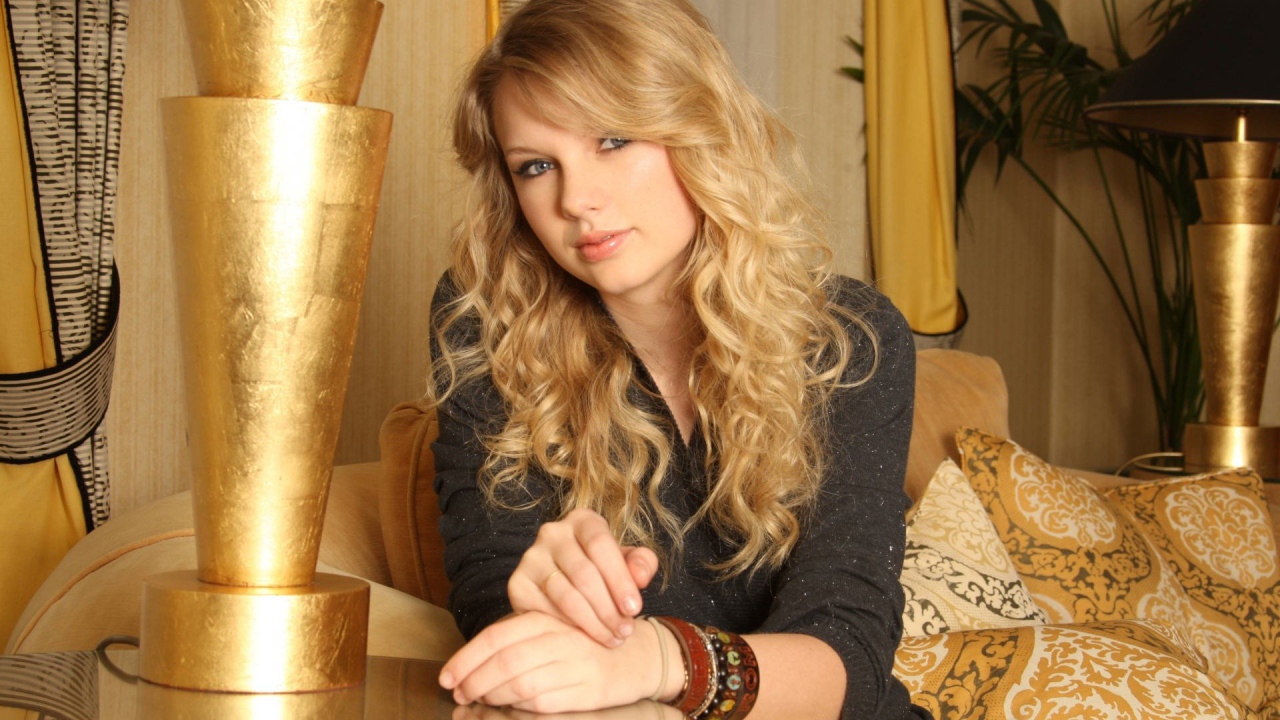 Taylor Swift в Золотой гостиной