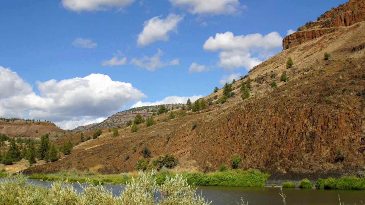 Гора и речка