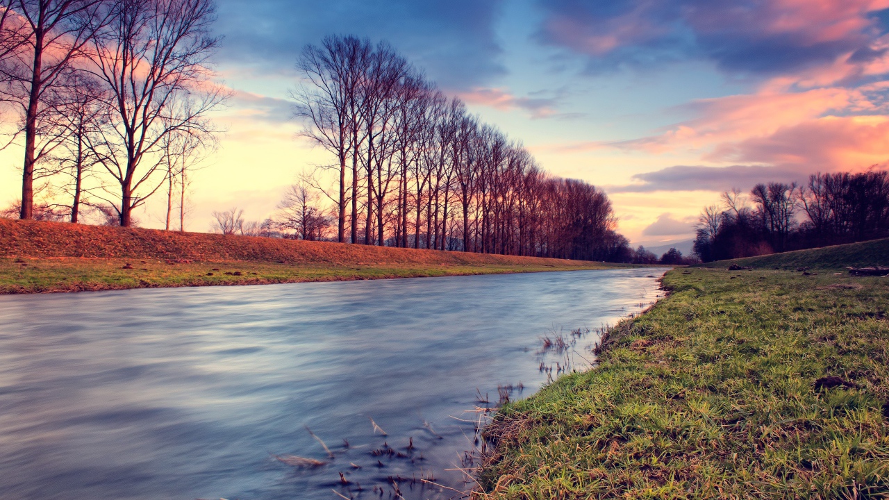 Небольшая речка