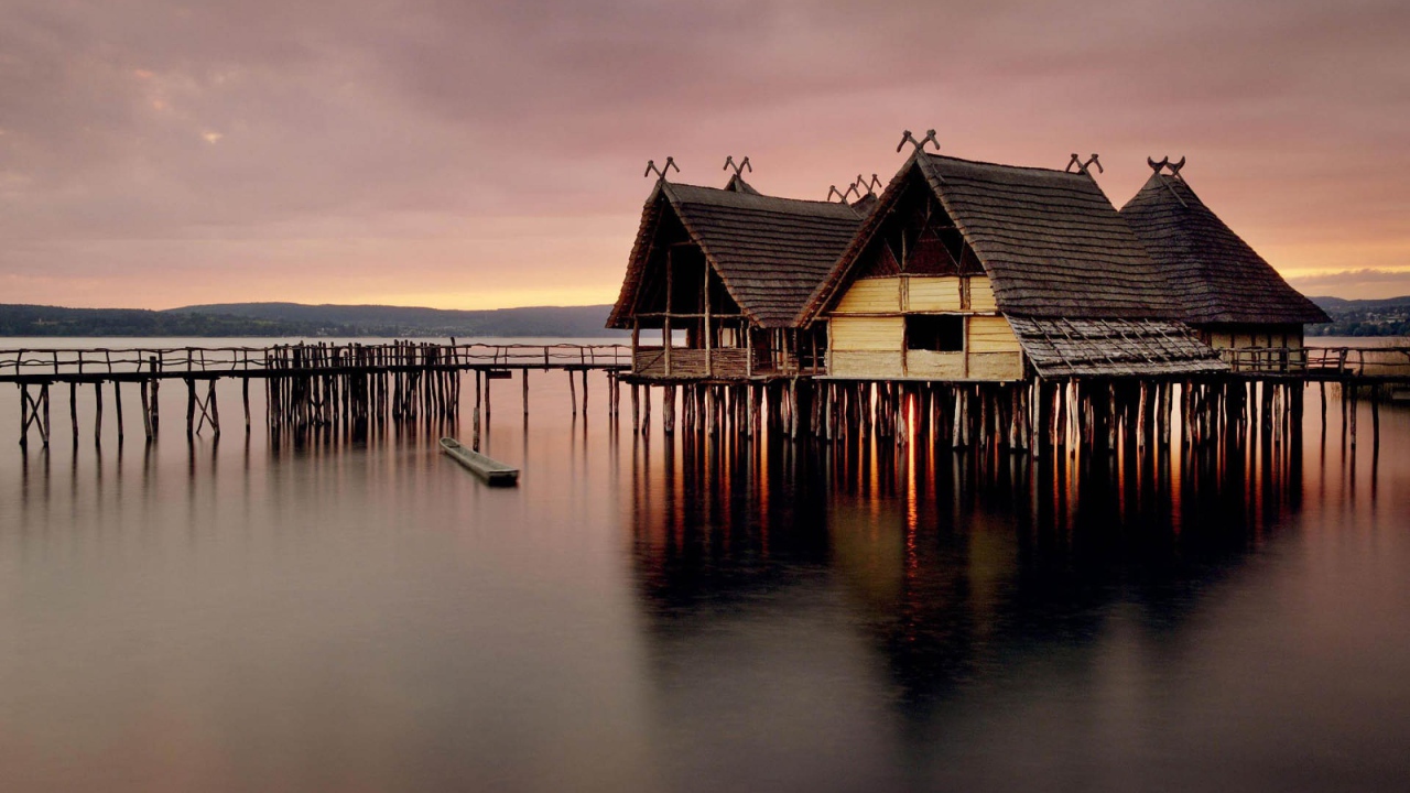 Дом на озере