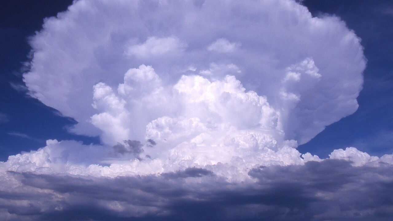 Облако формы гриба