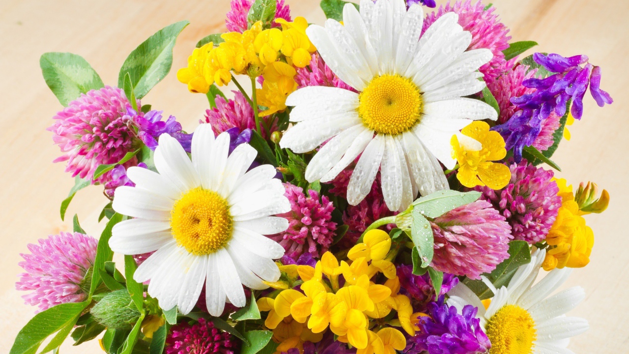 Букет из полевых цветов