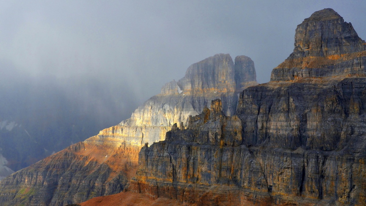 Разноцветные горы