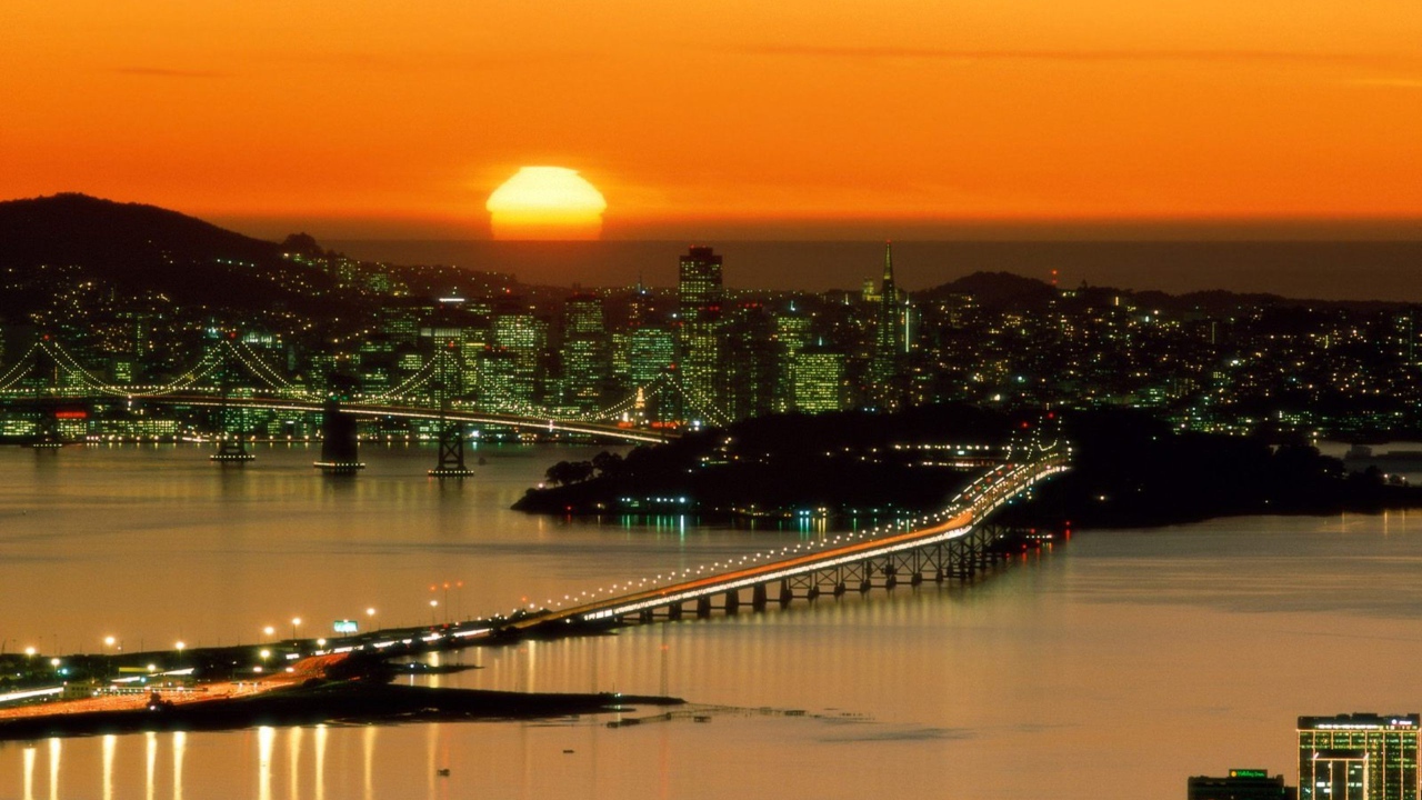 закат над мегаполисом