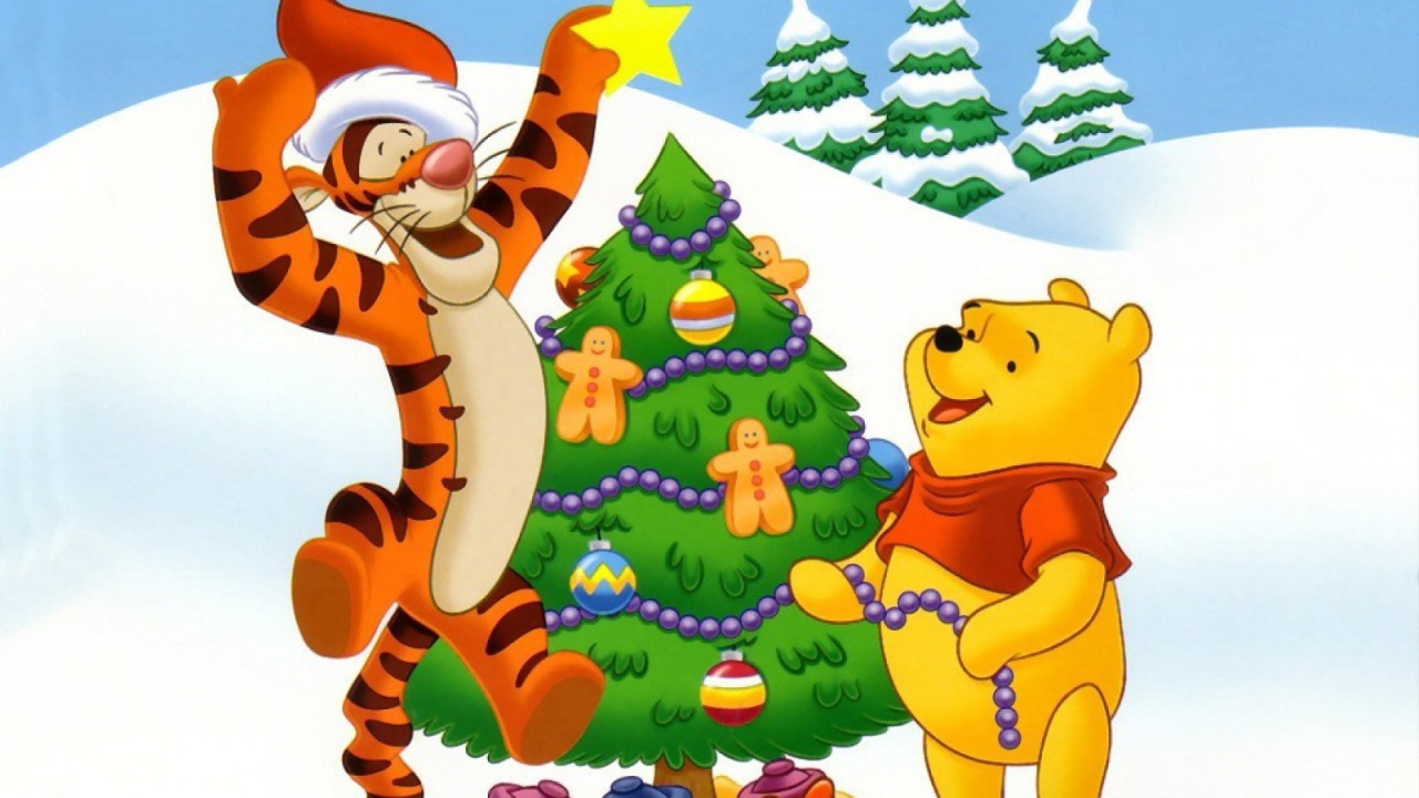 Винни пух  украшает новогоднюю елку