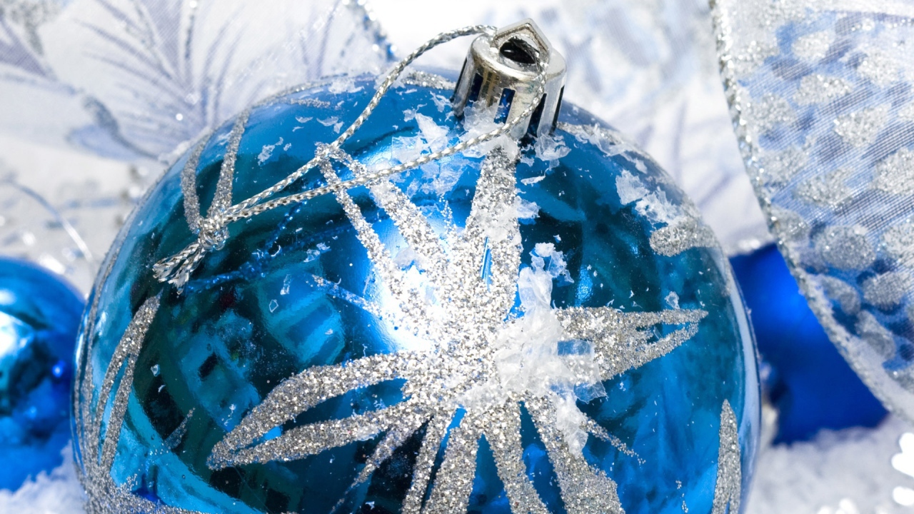 Cтеклянные елочные игрушки