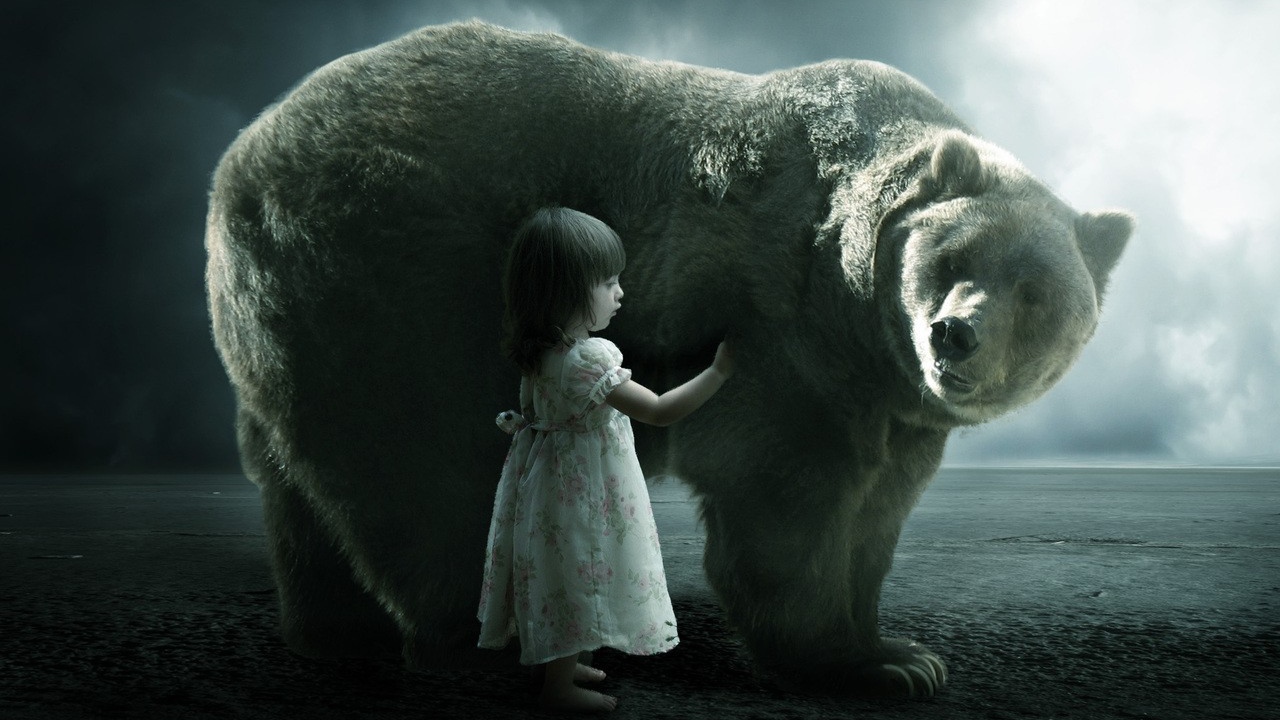 Девочка и медведь