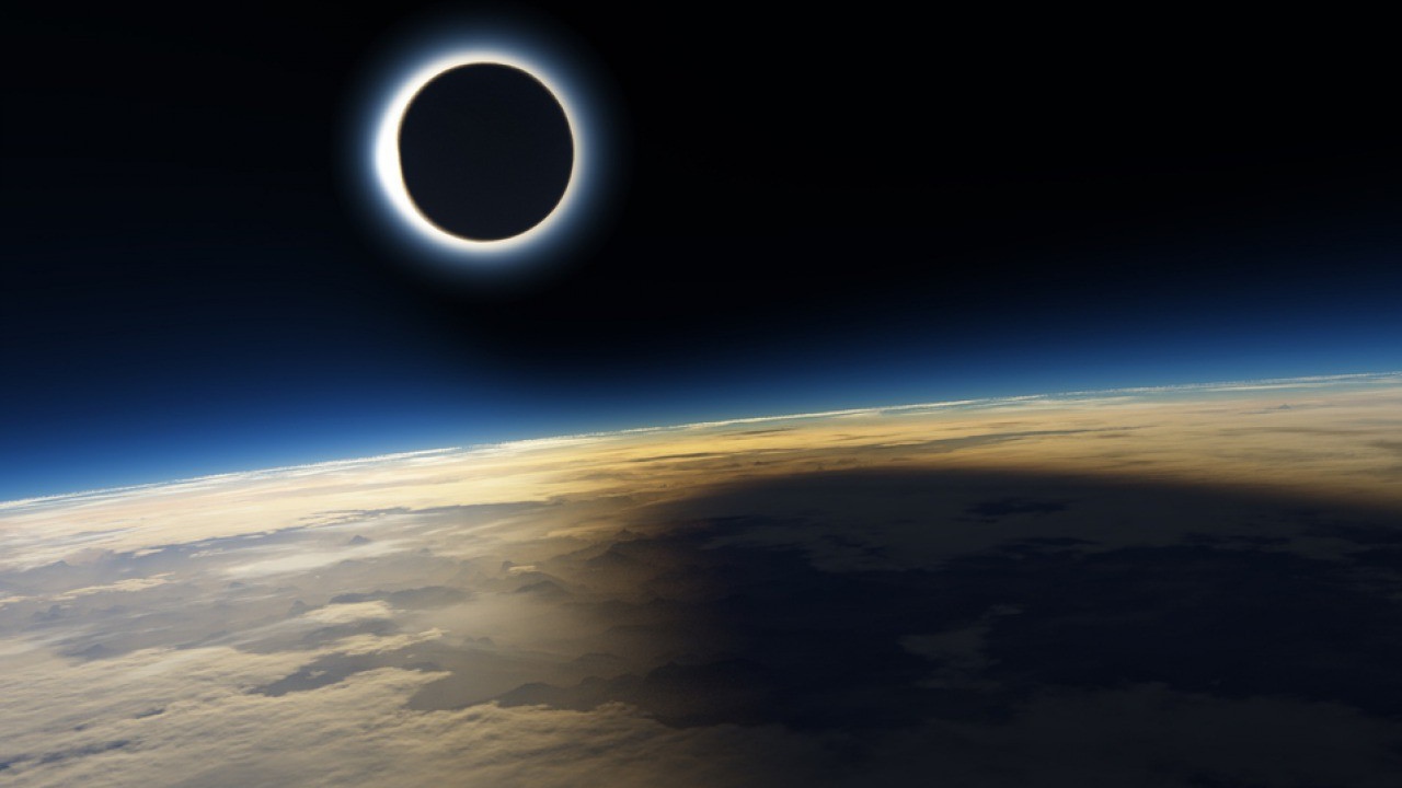 Солнечное затмение из космоса
