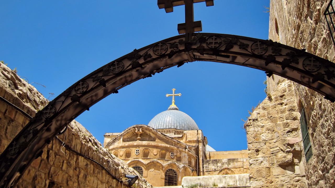 Старинный религиозный храм