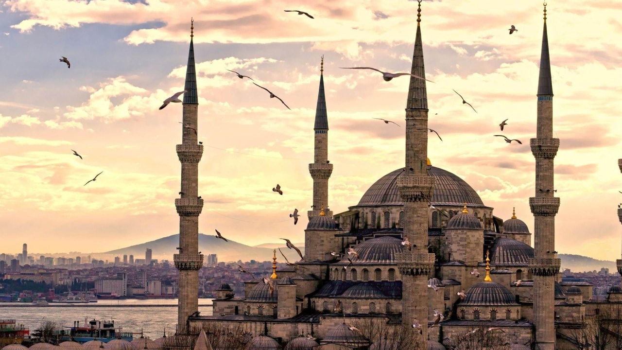 Собор Святой Софии в Турции вечером