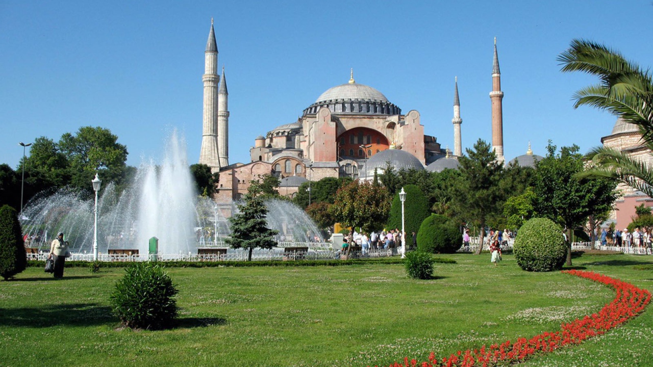 Собор Святой Софии Турции с видом на парк