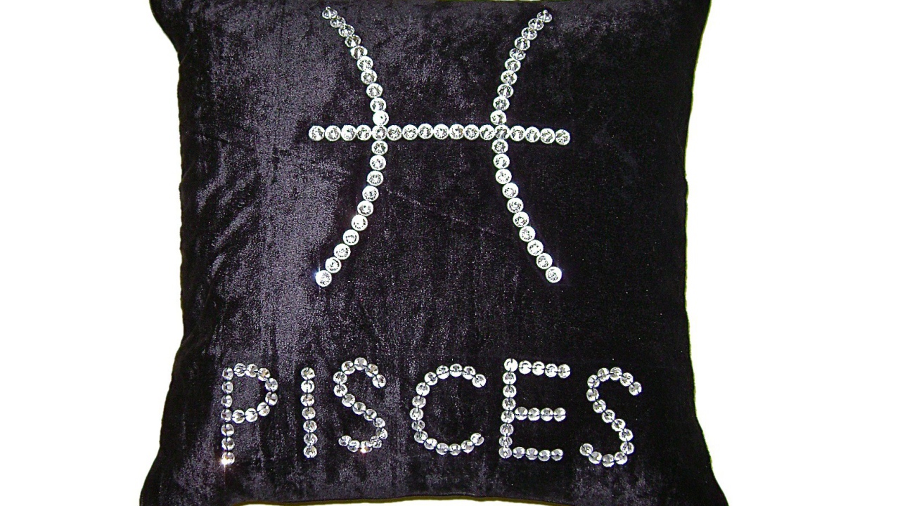 Подушка, знак зодиака рыбы