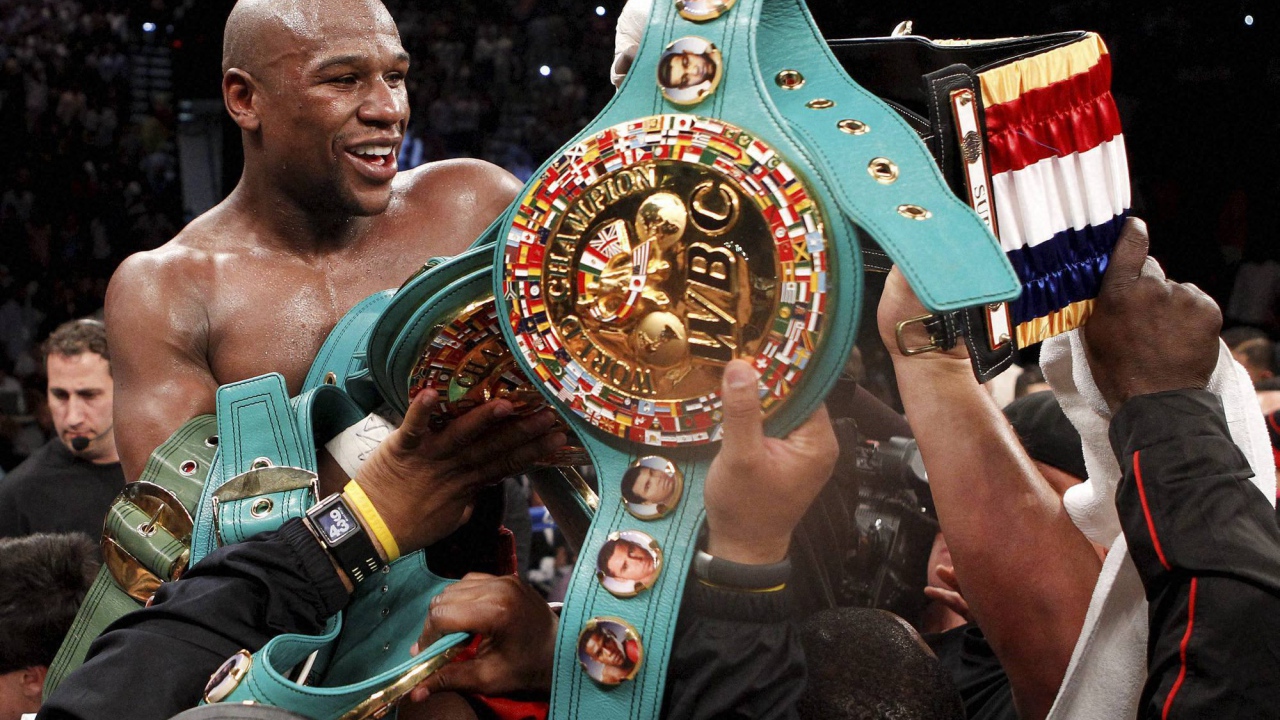 Боксер Флойд Мэйуэзер-младший и его призы