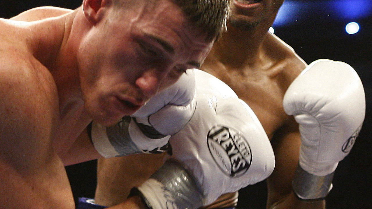 Боксер Томас Хернс сокрушительный удар