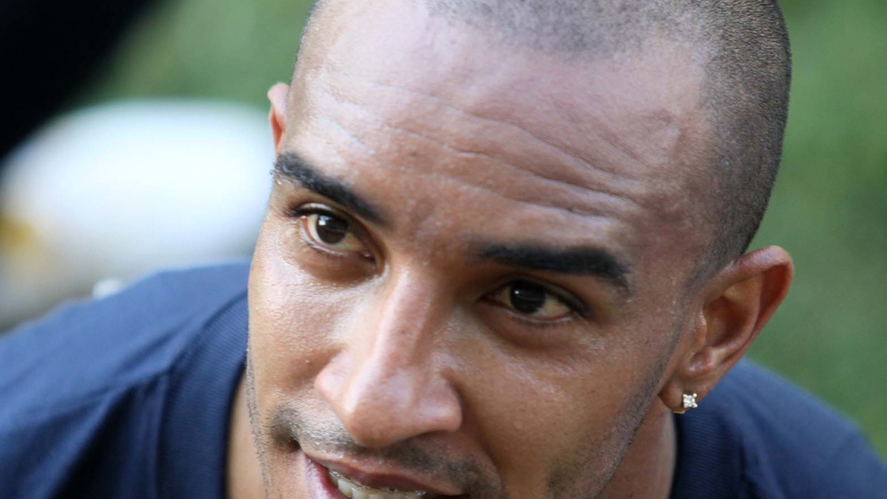 Футбольная легенда Роберто Карлос крупным планом