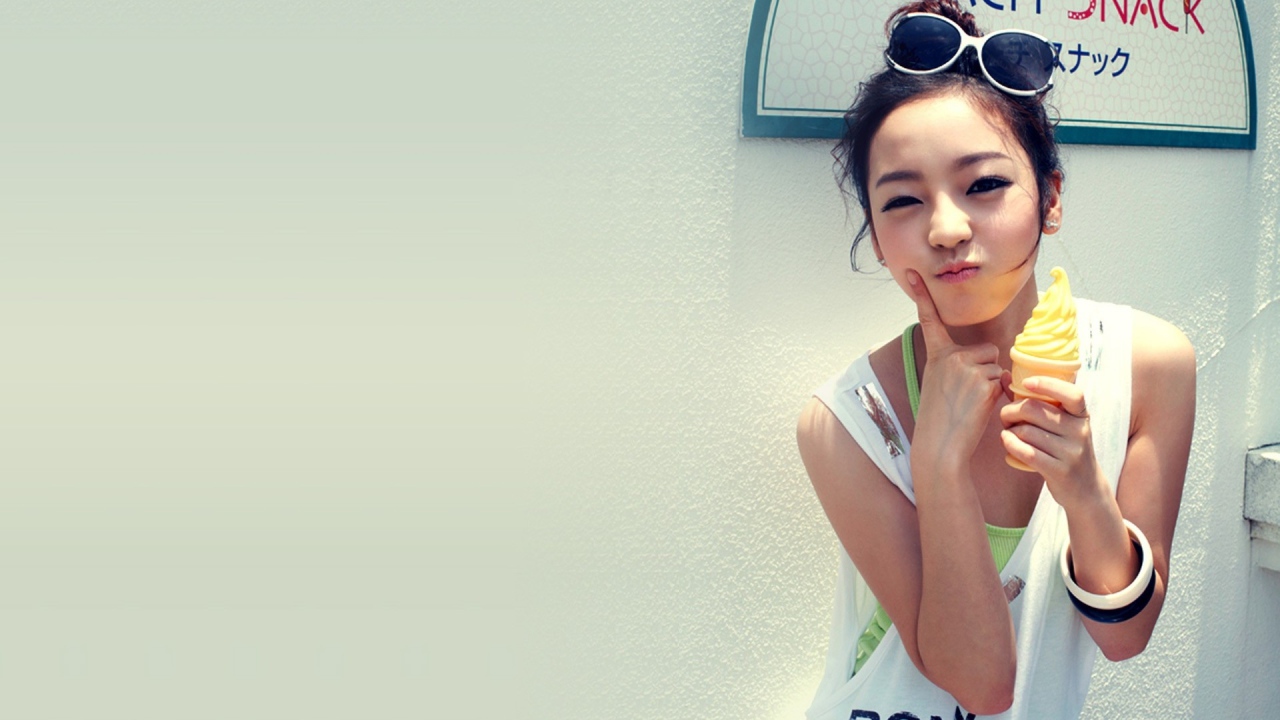 Девушка с мороженым, swag