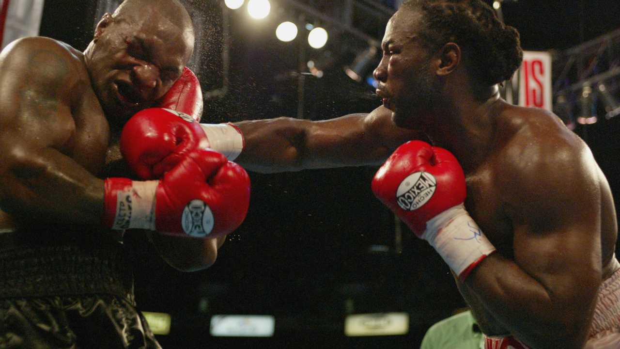 Легендарный боксер Леннокс против Майка Тайсона