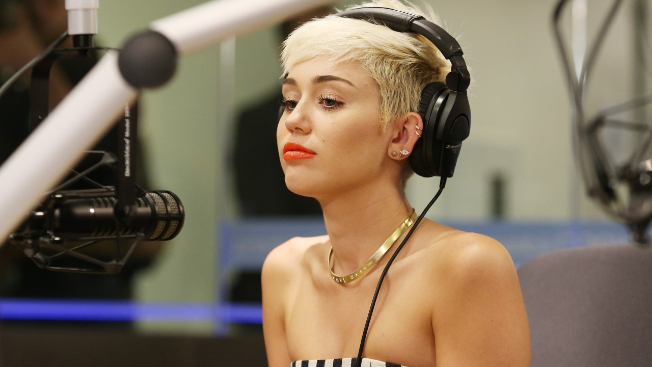 Майли Сайрус, новая стрижка, фото 2013