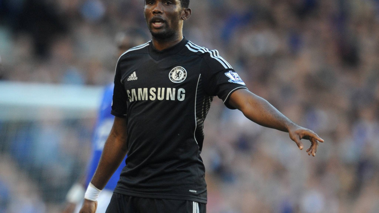 Лучший футболист Челси Самуэля Это'О в черном