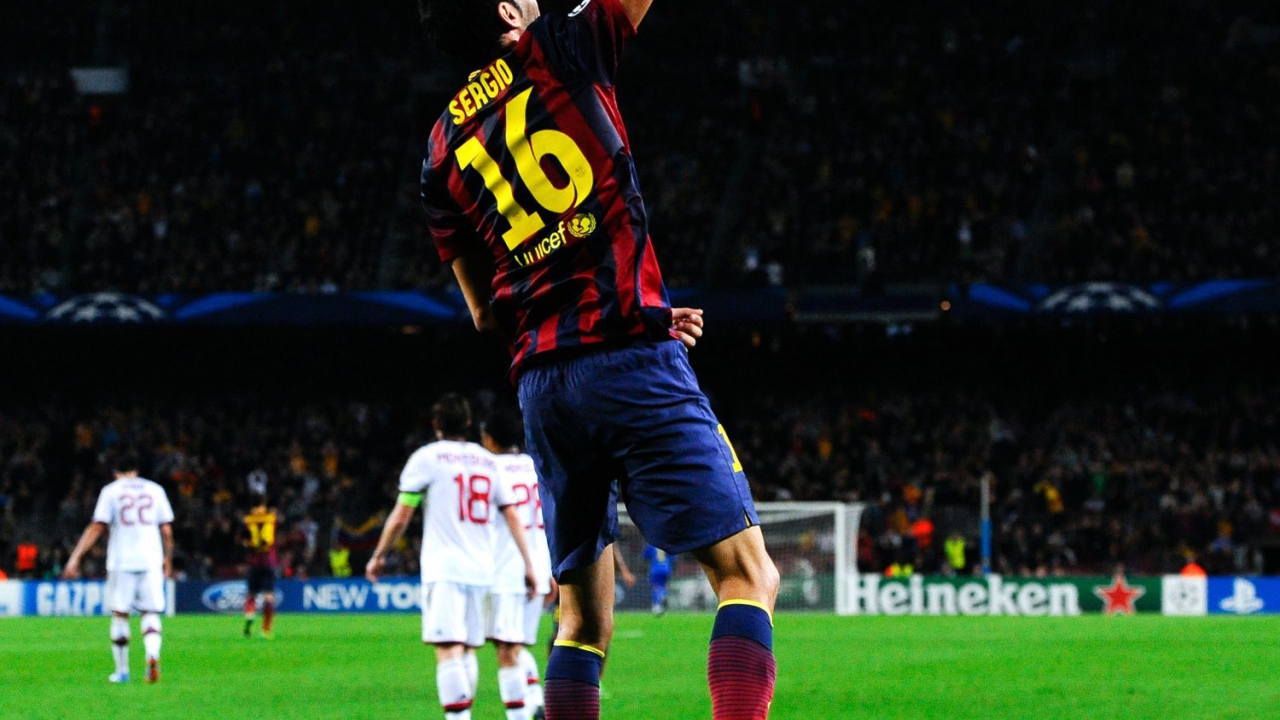 Лучший игрок Барселоны Серхио Бускетс забил гол