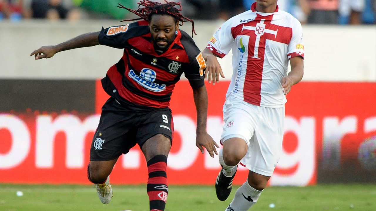 Лучший игрок Шаньдун Лунэн Вагнера с красными волосами