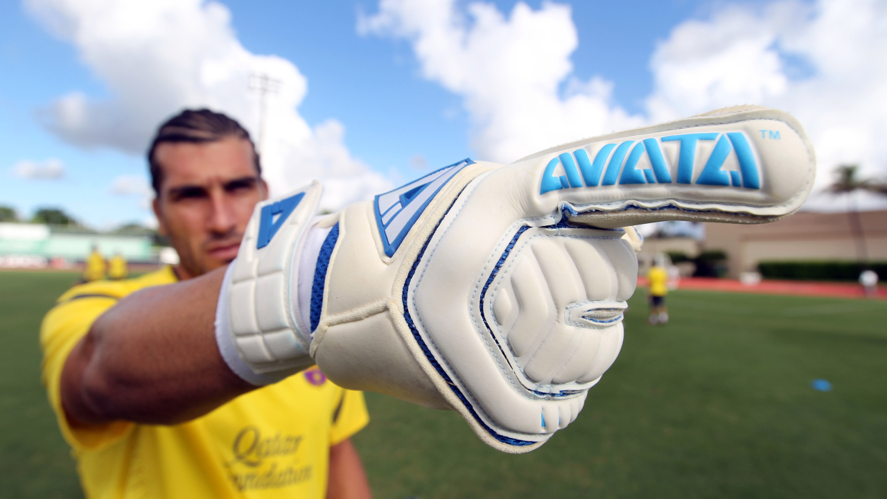 Футболист Барселоны Хосе Пинто на поле