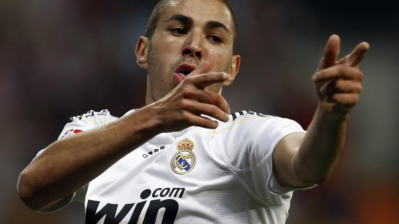 Нападающий Реал Мадрид Карим Бензема крупным планом