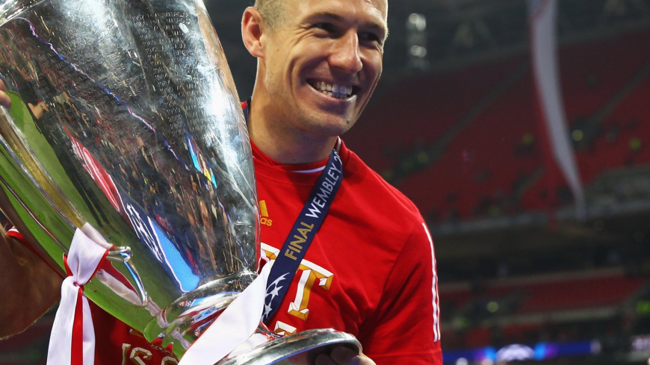 Игрок Баварии Арьен Роббен выиграл трофей