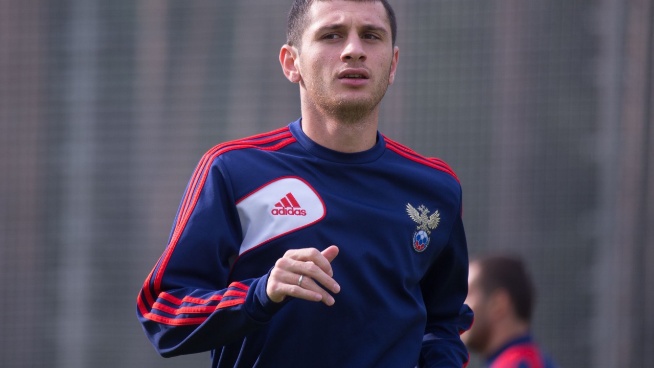 Игрок ЦСКА Алан Дзагоев на тренировке