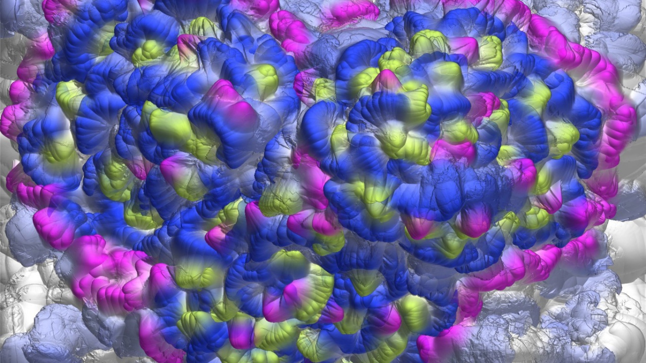 Необычные цветные облака