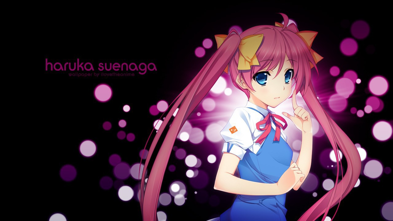 Девочка с розовыми волосами