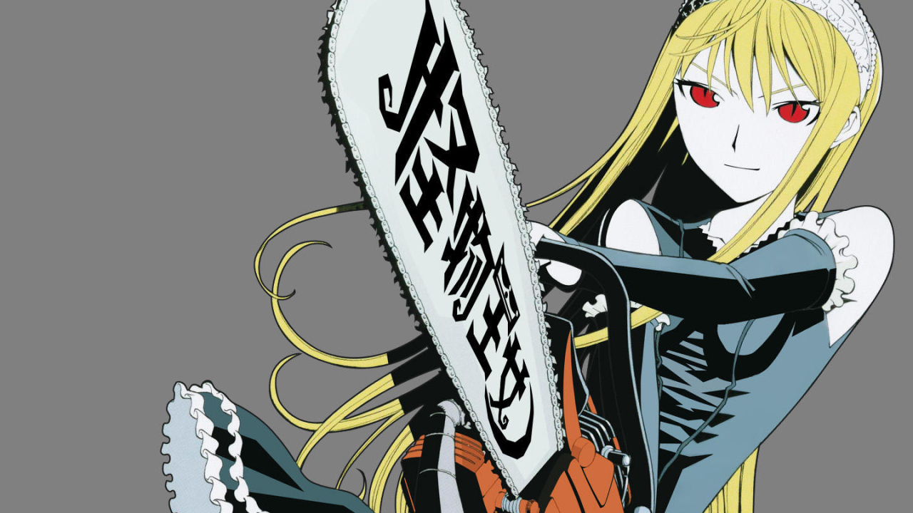 Девушка с бензопилой