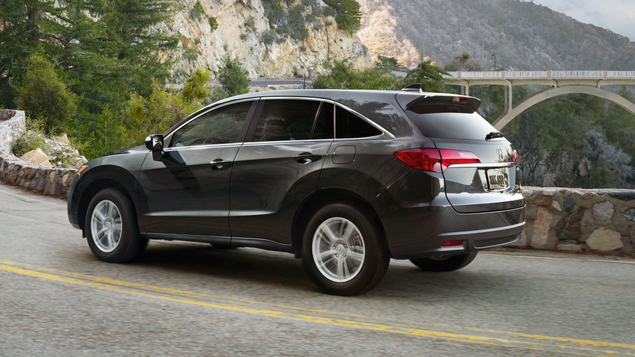 Автомобиль марки Acura модели RDX 2014