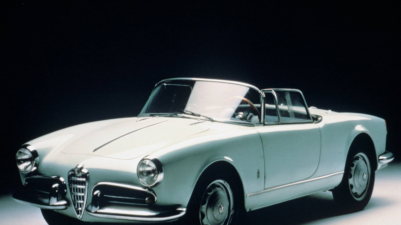 Автомобиль марки Alfa Romeo модели giulia