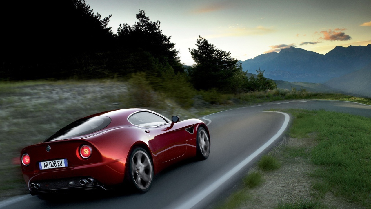 Дизайн автомобиля Alfa Romeo 8c competizione