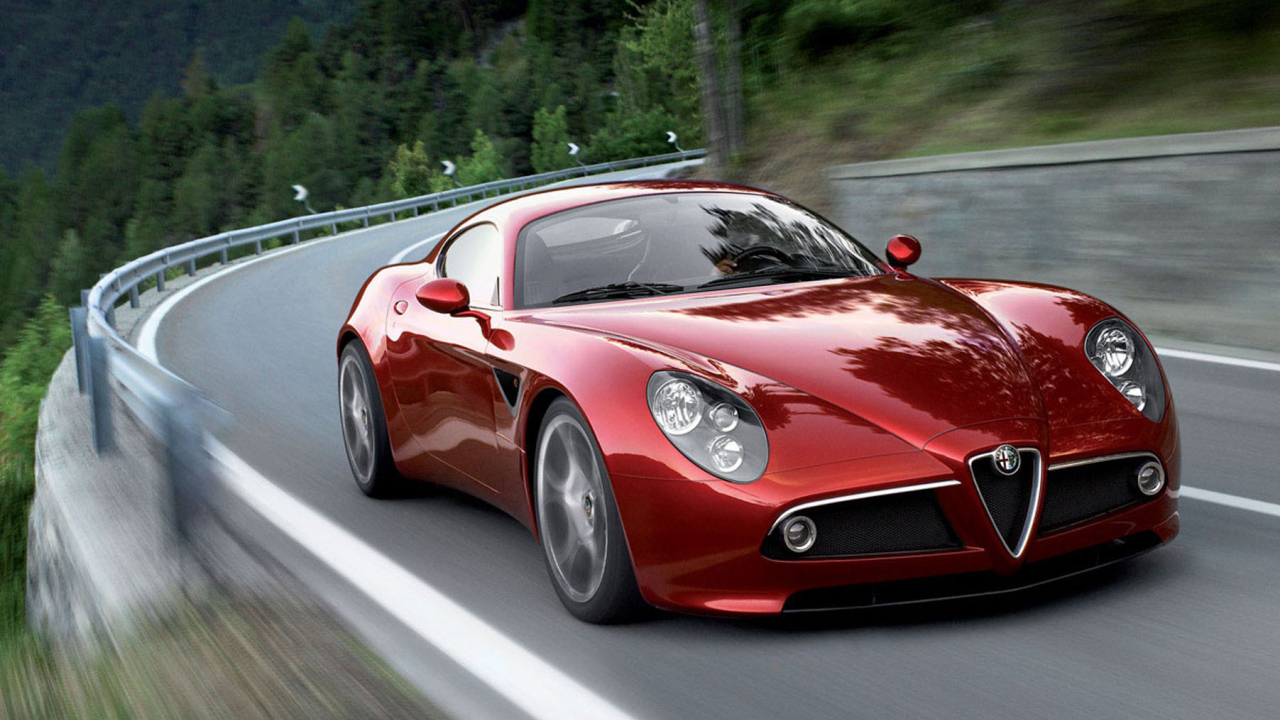 Новая машина Alfa Romeo 8c competizione