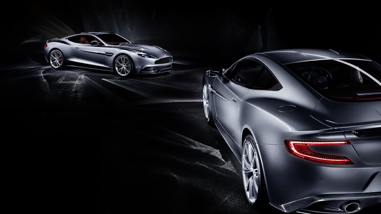 Автомобиль марки Aston Martin модели vanquish