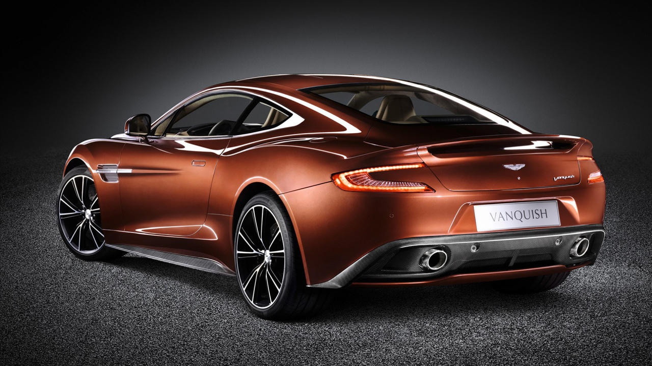 Надежная машина Aston Martin 2013