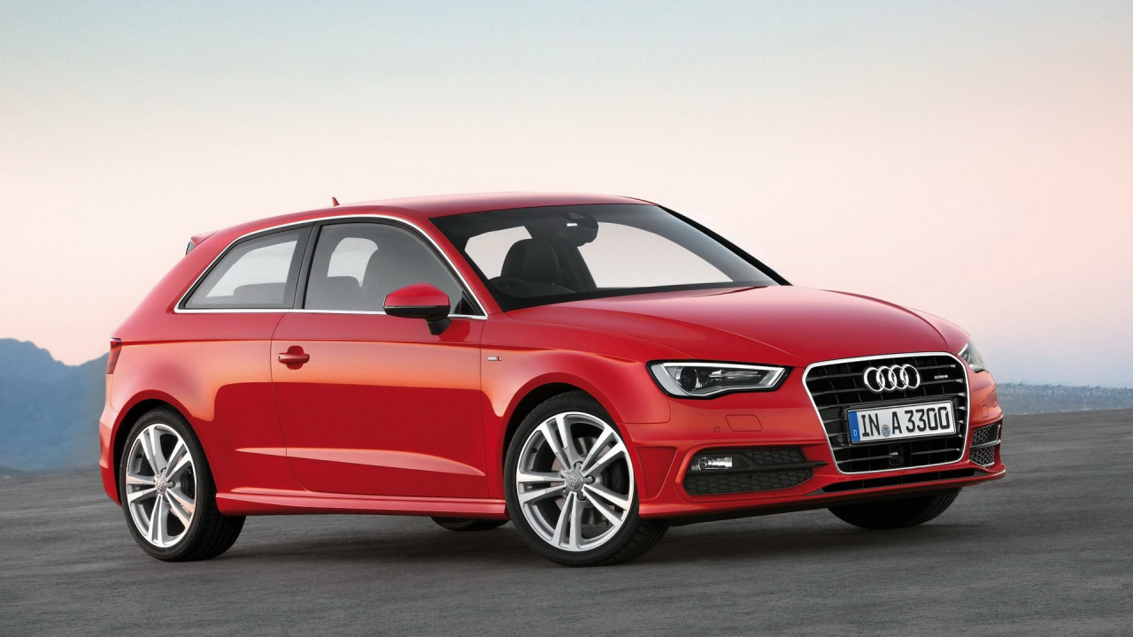 Красивый автомобиль Audi a3 в Москве