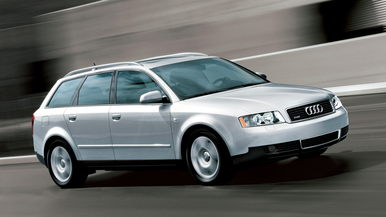 Красивый автомобиль Audi a4 b6