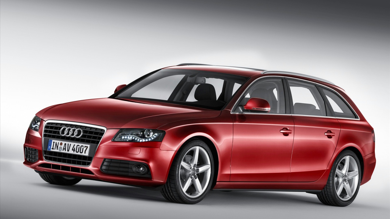 Красивый автомобиль Audi avant в Москве