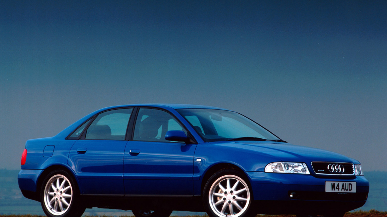 Красивый автомобиль Audi b5