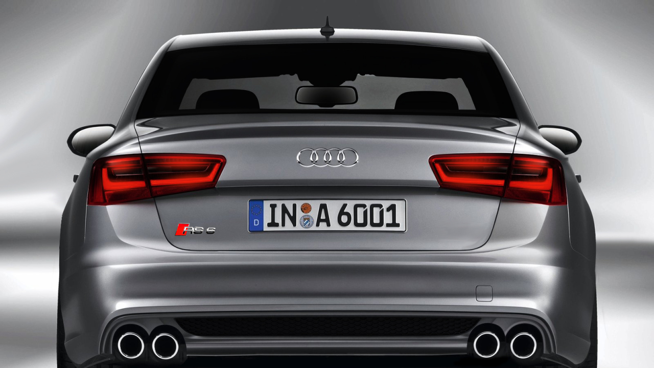 Красивый автомобиль Audi rs6