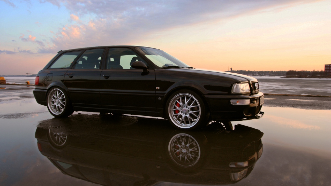 Автомобиль марки Audi модели 80