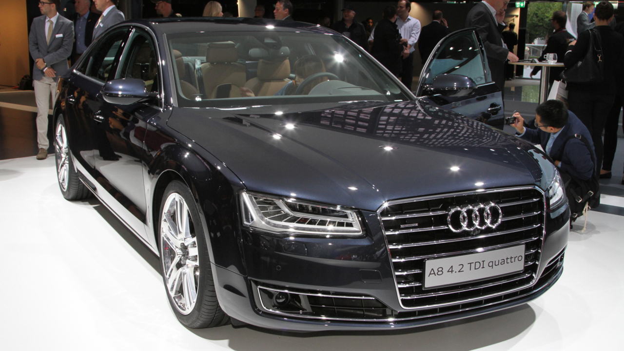 Новый автомобиль Audi A8 2014