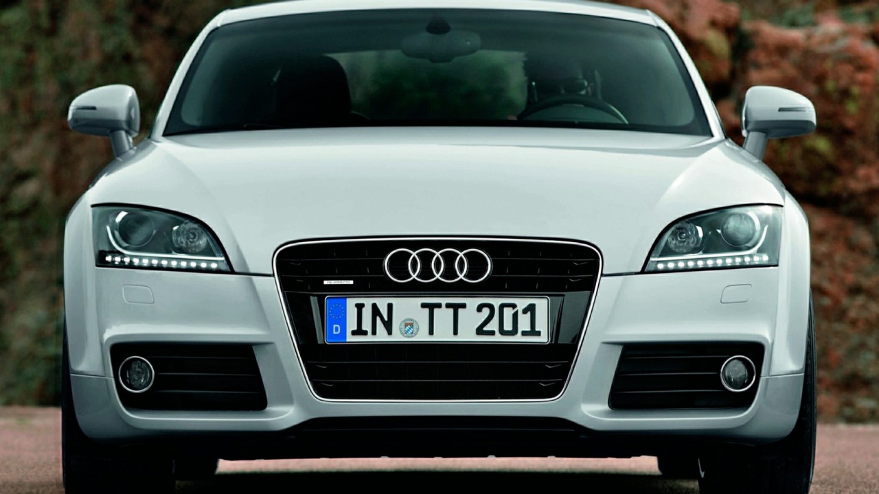 Новая машина Audi TT 2014 года